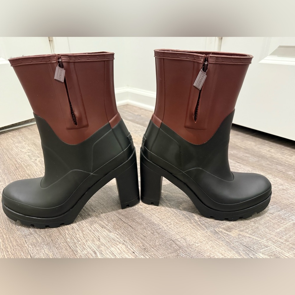 Hunter Women's Black and Red platform high heel rubber rain and Winter Boots